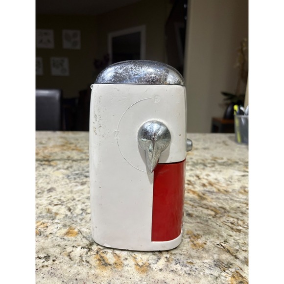 Vintage Ice O Mat Ice Crusher Manual Hand Crank Red White Barware Kitchen Tool - Picture 6 of 6